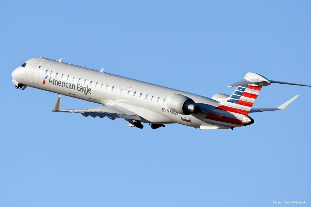 American Eagle Bombardier CRJ-900(N248LR)@TUS_1_20180320.jpg