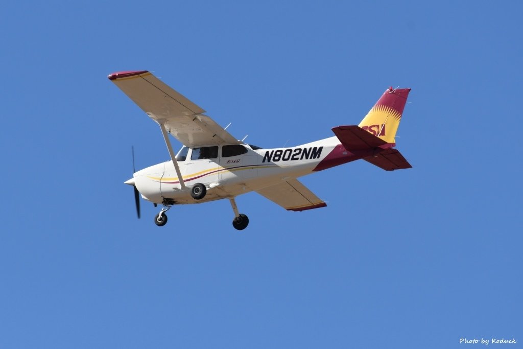 ASU Cessna 172S Skyhawk(N802NM)@TUS_1_20180320.jpg