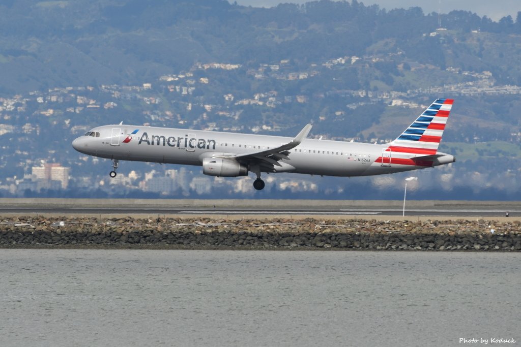 American Airlines A321-231(WL)(N162AA)@SFO_1_20180314.JPG