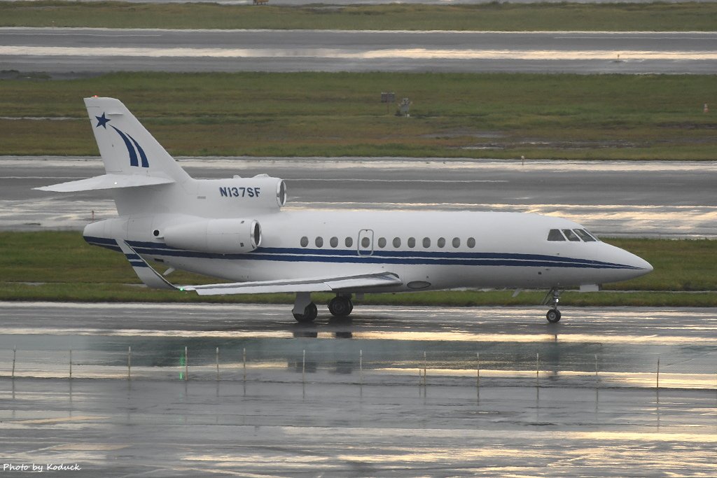 Dassault Falcon 900EX(N137SF)@SFO_1_20180314.JPG