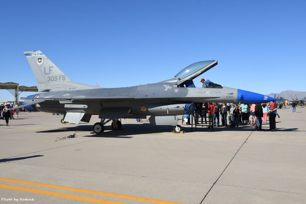 USAF F-16C(84-1294)@Luke AFB_2_20180318.JPG