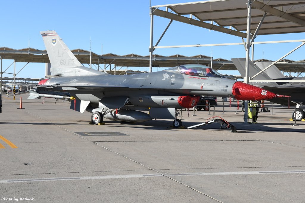 USAF F-16C(90-0769)@Luke AFB_1_20180318.JPG