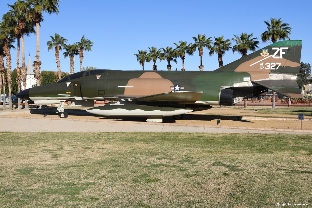 USAF McDonnell-Douglas F-4E Phantom II(67-0327)@Luke AFB_1_20180318.JPG