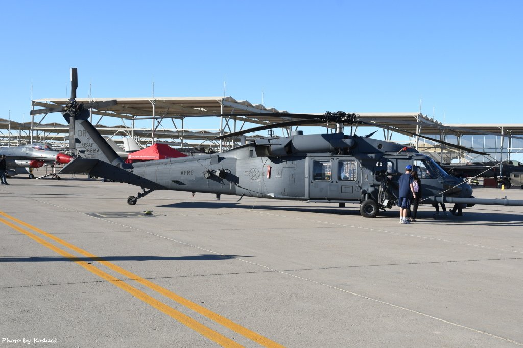 USAF Sikorsky HH-60G Pave Hawk(90-26227)@Luke AFB_1_20180318.JPG