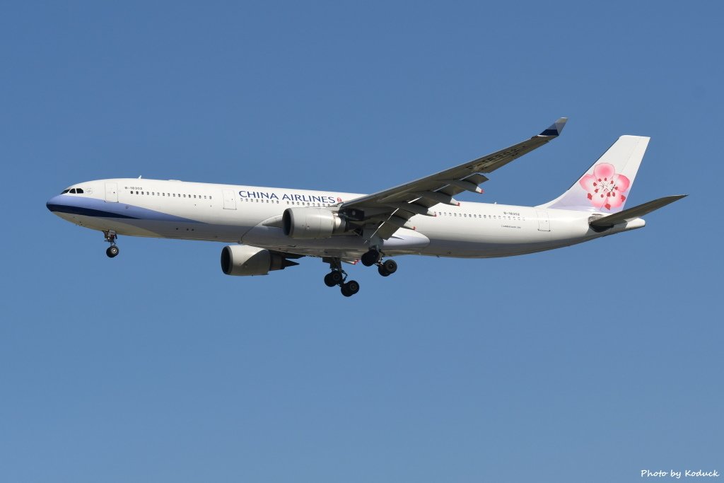 China Airlines A330-302(B-18302)@RCTP_1_20190806.JPG