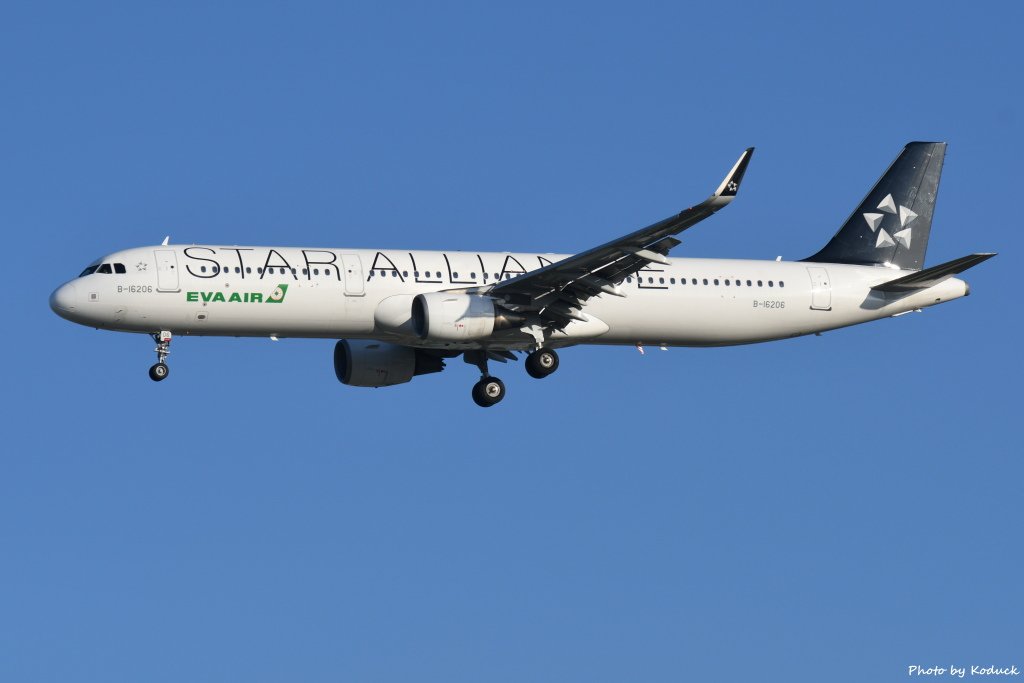 EVA Airways A321-211(B-16206)@RCTP_1_20190806.JPG