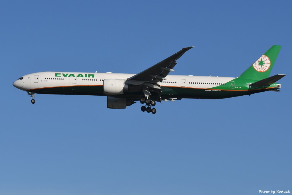 EVA Airways B777-35E(ER)(B-16713)@RCTP_1_20190806.JPG