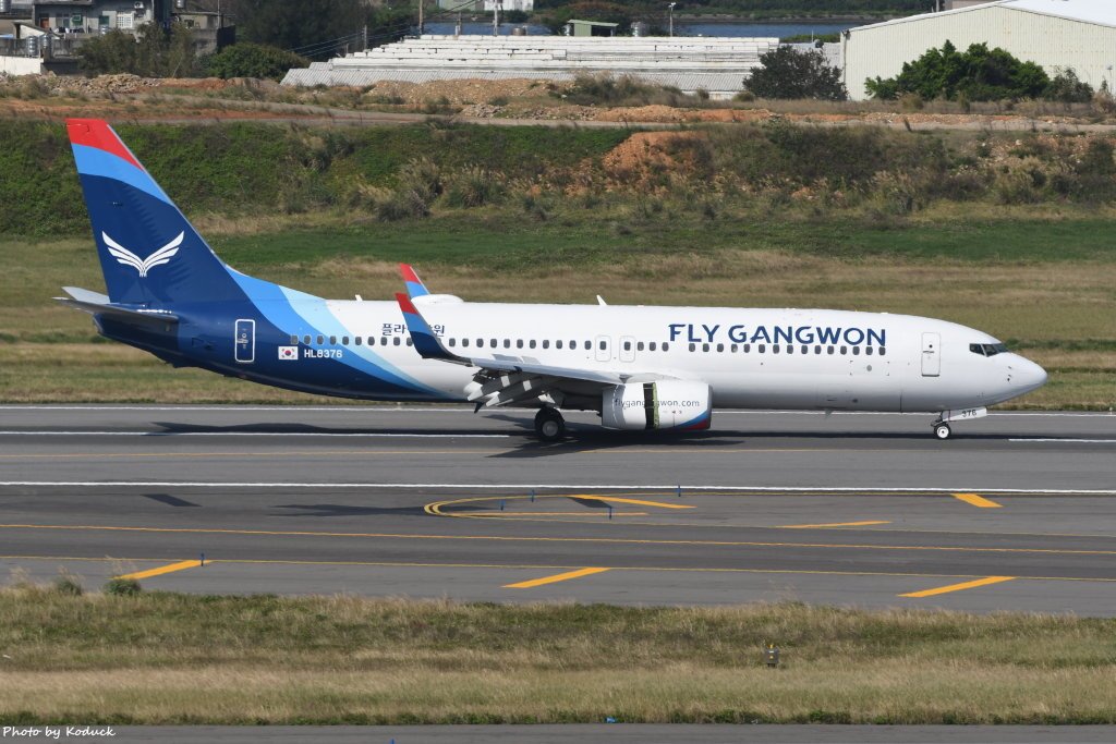 Fly Gangwon Boeing 737-8JP(HL8376)@RCTP_1_20200102.JPG