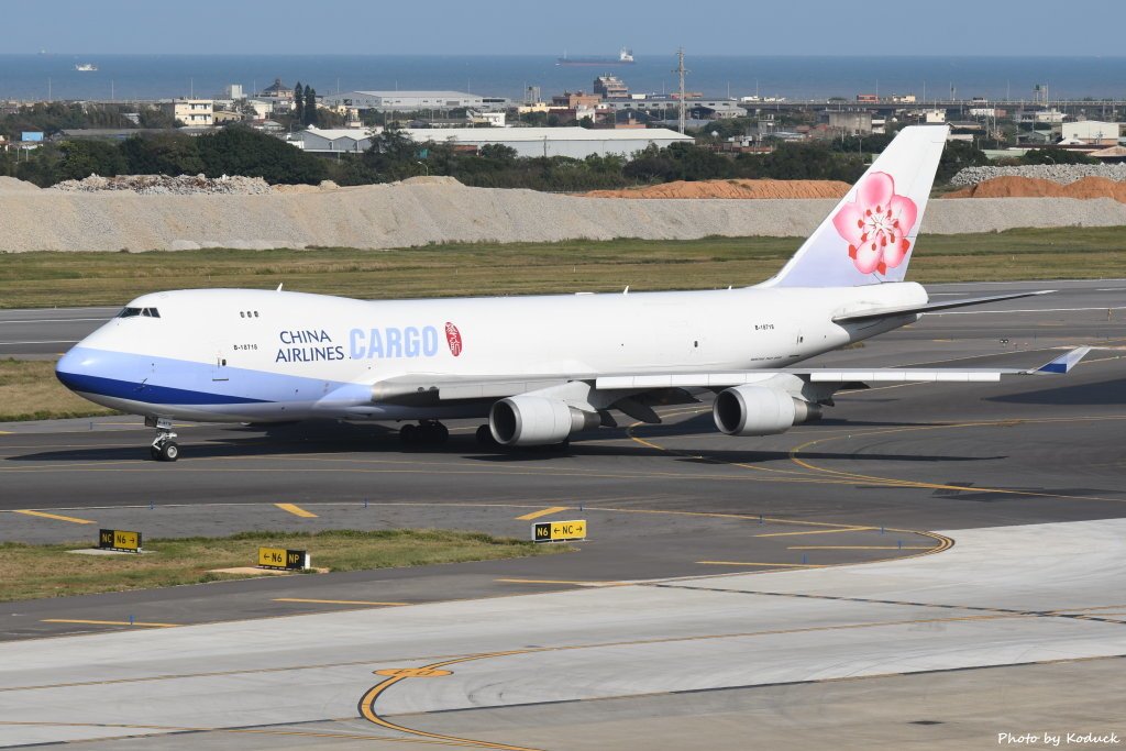 China Airlines Boeing 747-409F(B-18718)@RCTP_1_20200102.JPG