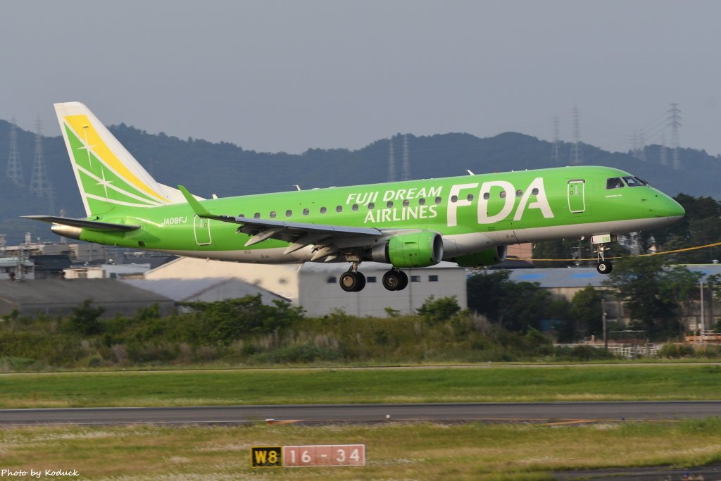 FDA - Fuji Dream Airlines(JA08FJ) Embraer ERJ-175STD@RJNA_3_20190604.JPG