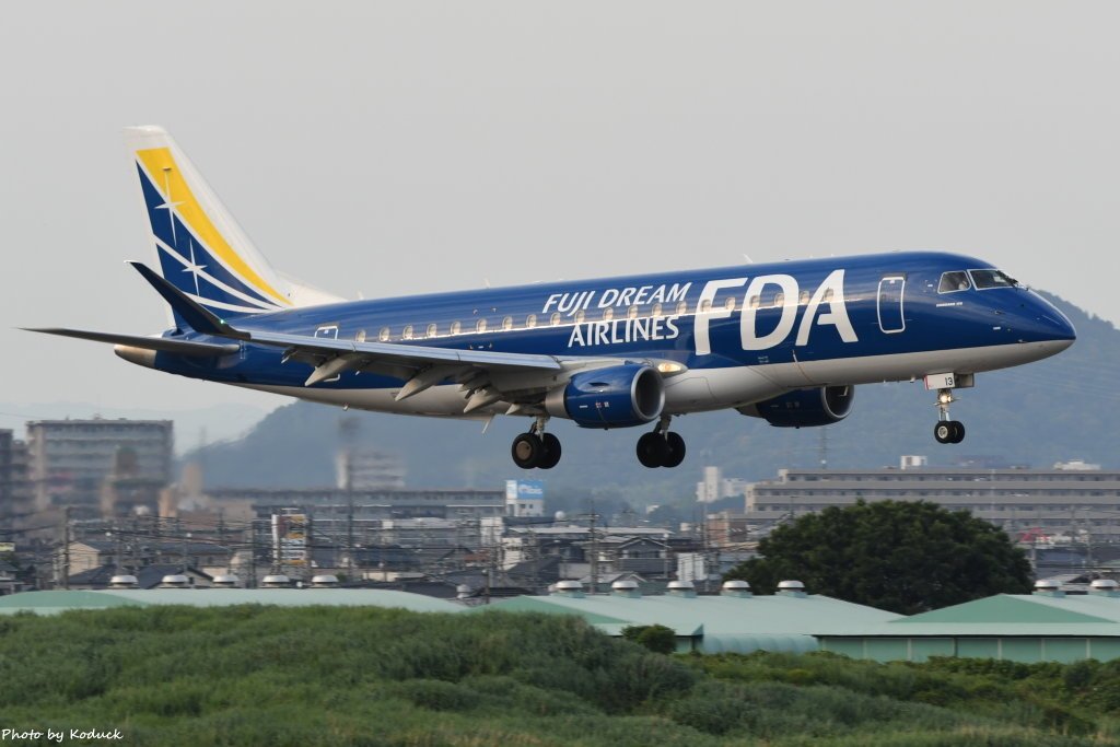 FDA - Fuji Dream Airlines(JA13FJ) Embraer ERJ-175STD@RJNA_4_20190604.JPG