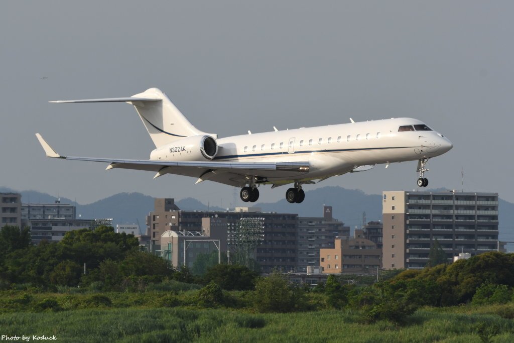 Private Bombardier BD-700-1A10 Global Express XRS(N302AK)@RJNA_1_20190604.JPG