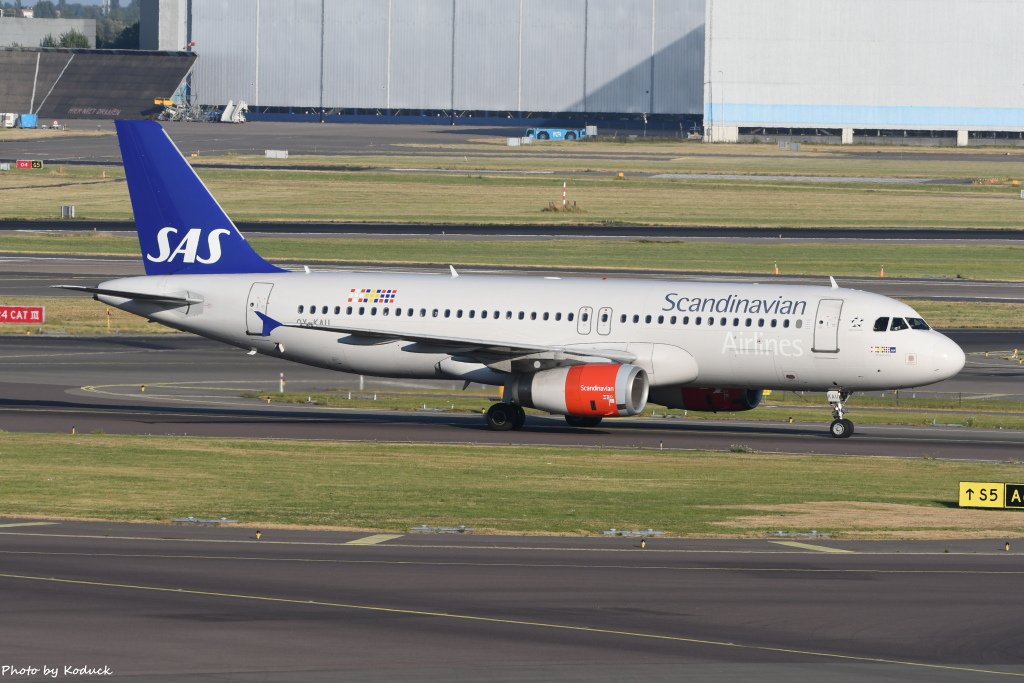 Scandinavian Airlines (SAS) A320-232(OY-KAU)@AMS_1_20180718.JPG