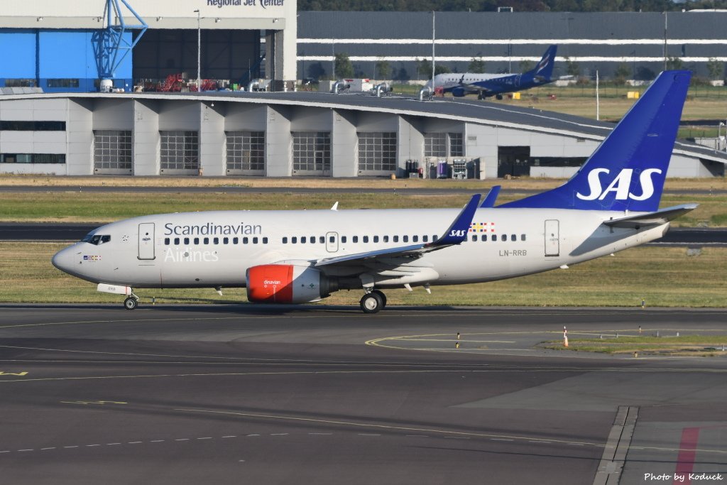 Scandinavian Airlines (SAS) B737-783(LN-RRB)@AMS_1_20180718.JPG