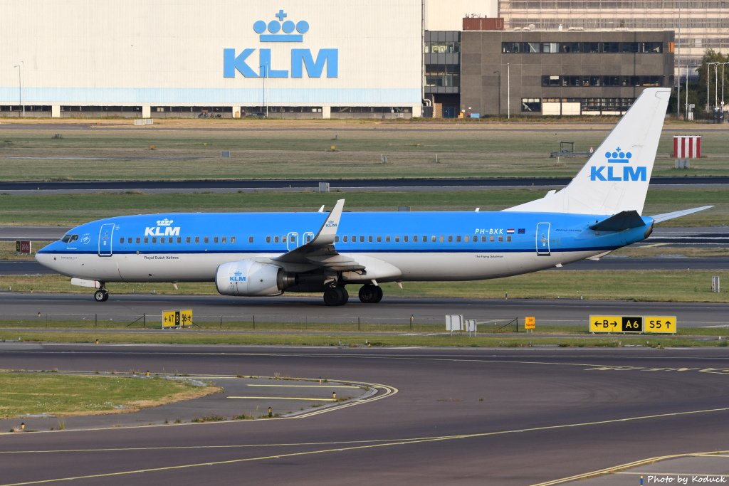 KLM B737-8K2(PH-BXK)@AMS_2_20180718.JPG