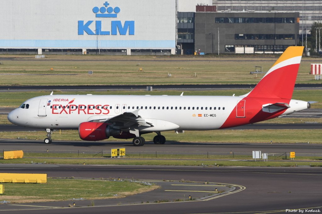 Iberia Express A320-214(EC-MEG)@AMS_2_20180718.JPG