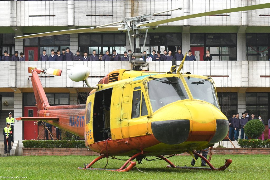 Taiwan National Airborne Services Corps UH-1H(NA-517)@滬江高中_14_20171212.JPG