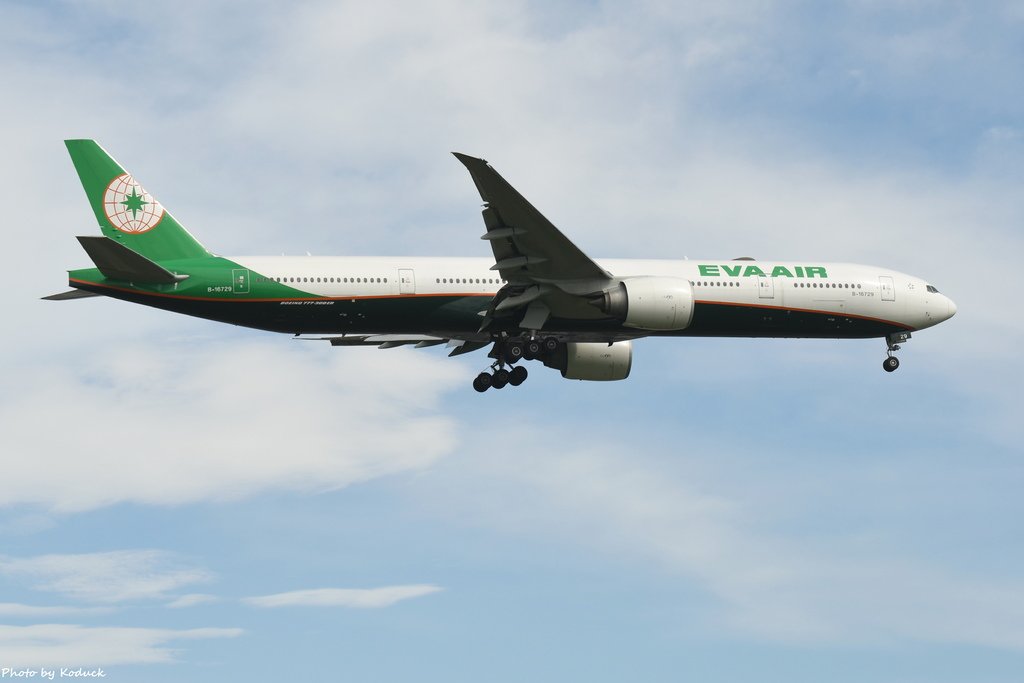 EVA Airways B777-35E(ER)(B-16729)@RCTP_1_20210630.JPG