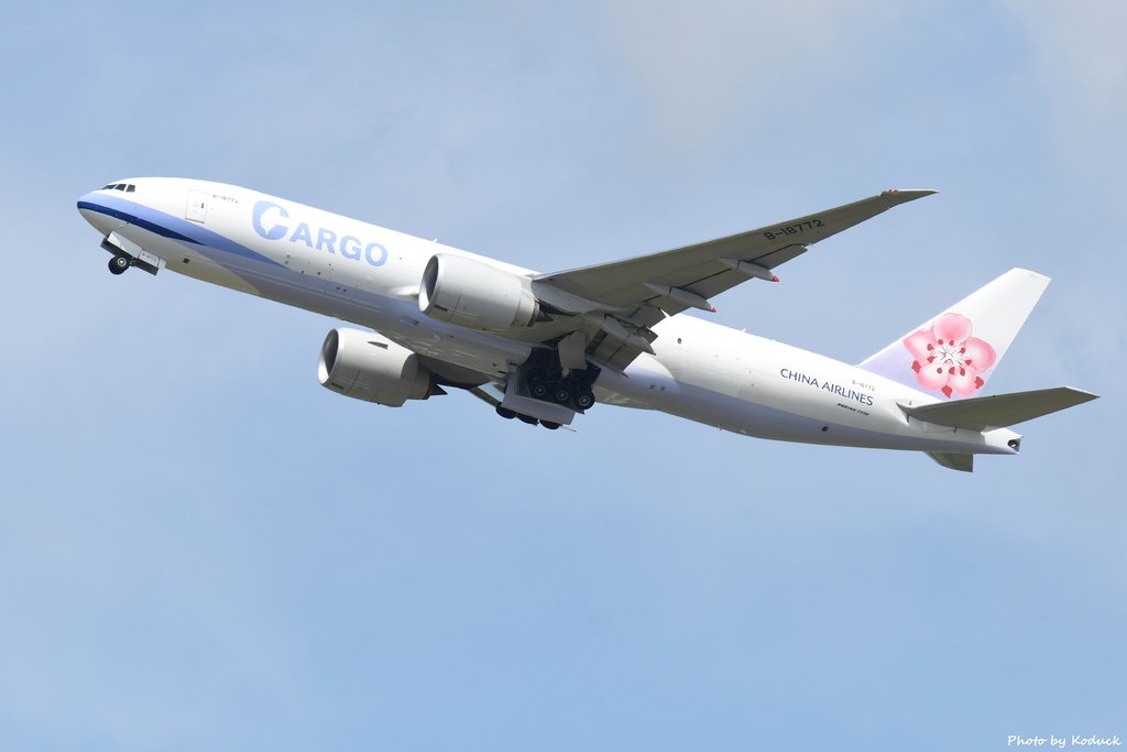 China Airlines B777-F(B-18772)@RCTP_1_20210914.JPG