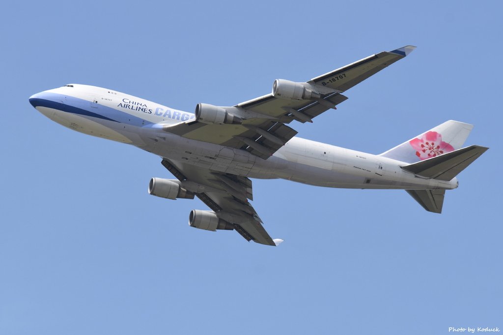 China Airlines B747-409F(B-18707)@RCTP_1_20210914.JPG