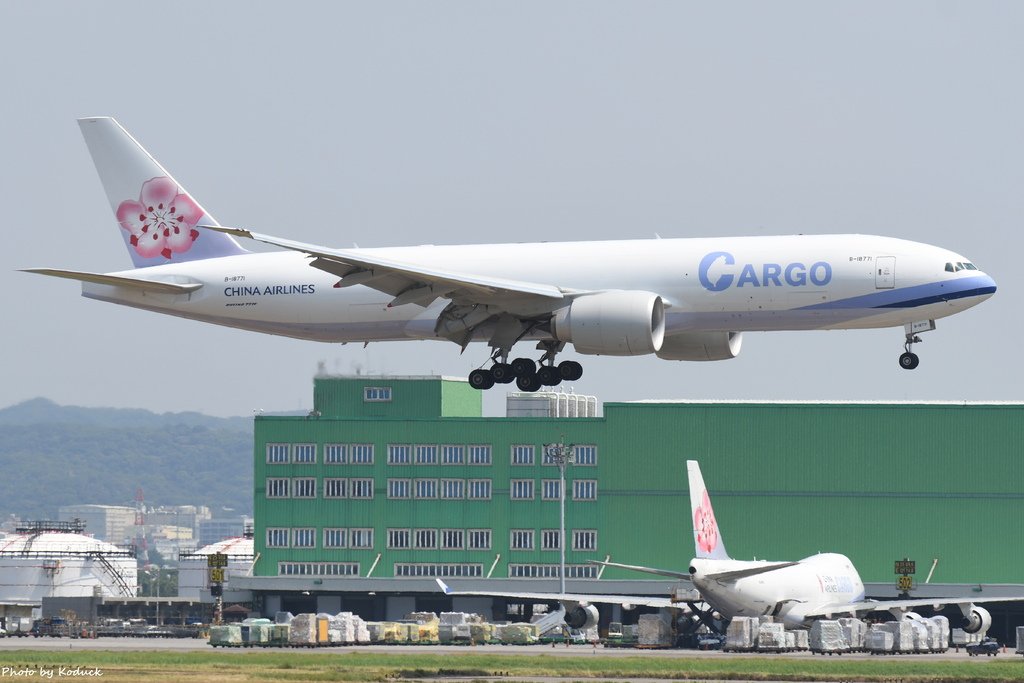 China Airlines B777-F(B-18771)@RCTP_1_20210902.JPG