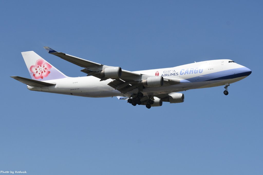 China Airlines B747-409F(B-18715)@RCTP_1_20210927.JPG