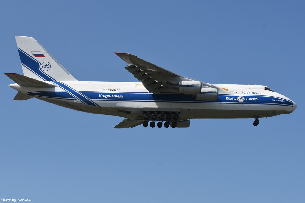 VOLGA-DNEPR ANTONOV AN-124(RA-82077)@RCTP_3_20210927.JPG