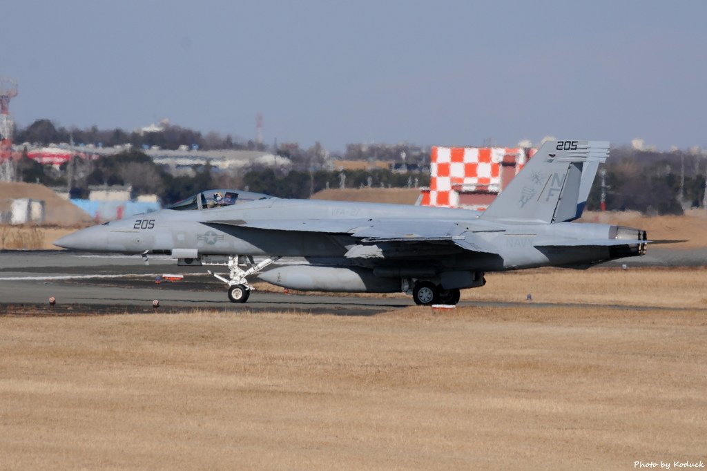 U.S. Navy VFA-27 FA-18E Super Hornet(205)@Atsugi_1(1)_20140113.JPG