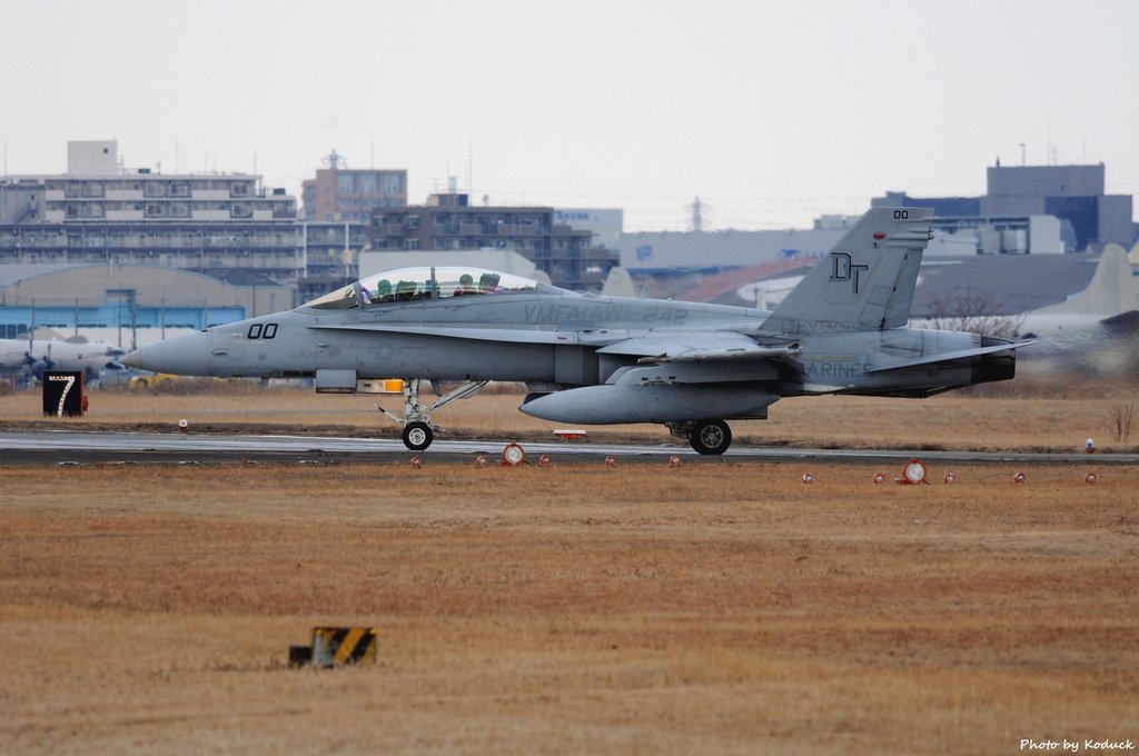 US Marines VMFA(AW)-242 FA-18D Hornet(00)@Atsugi_1(1)_20140113.JPG