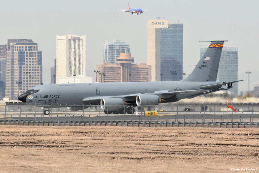 US Air Force Boeing KC-135R Stratotanker(64-14831)@PHX_2_20180322.JPG