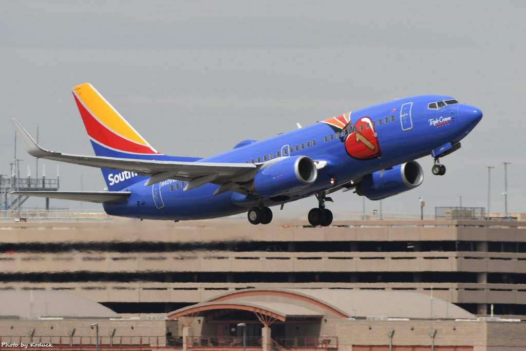 Southwest Airlines B737-7H4(WL)(N409WN)@PHX_1_20180322.JPG