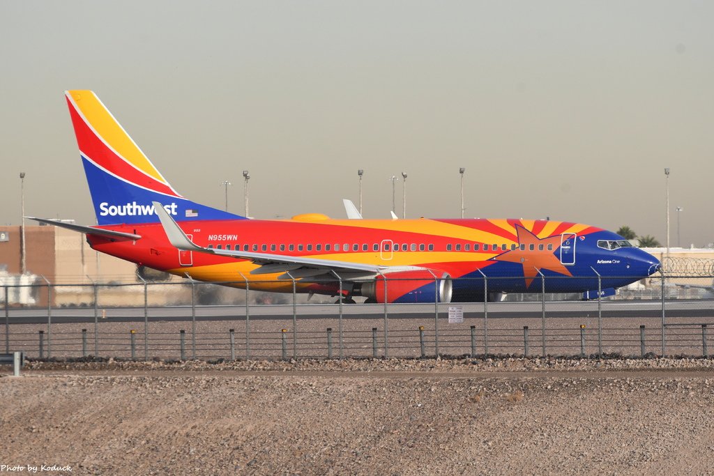 Southwest Airlines B737-7H4(WL)(N955WN)@PHX_1_20180319.JPG