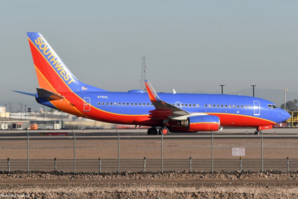 Southwest Airlines B737-76Q(WL)(N7815L)@PHX_1_20180321.JPG