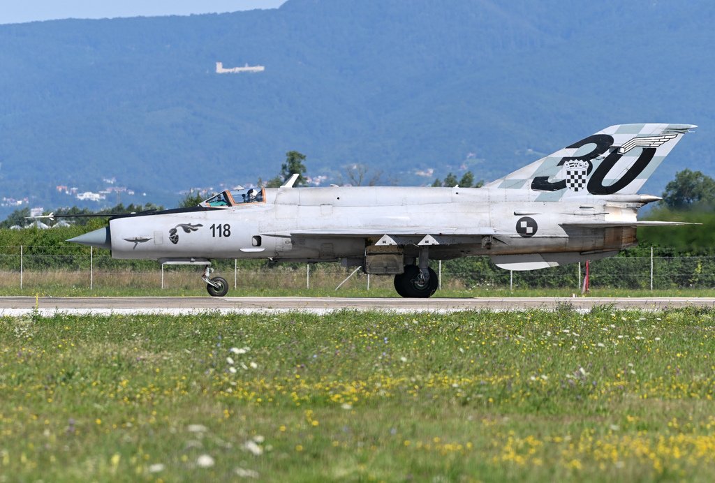 Fishbed！Zagreb機場拍MiG-21