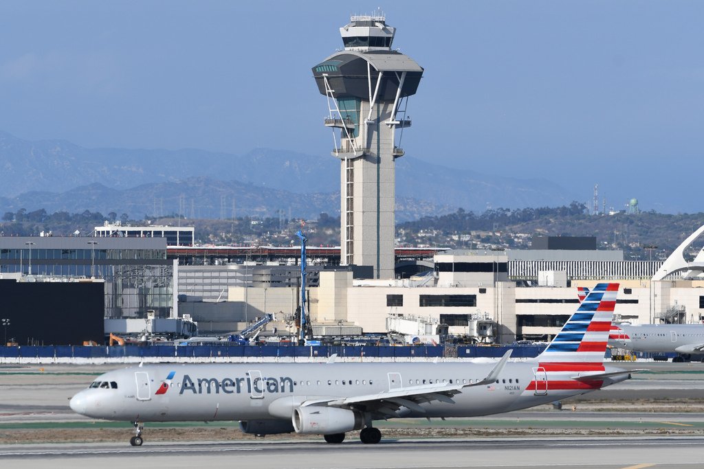 American Airlines A321-231(WL)@LAX_1_20221017.JPG