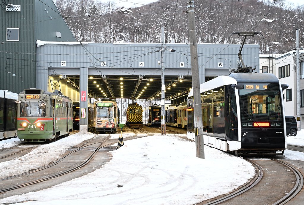 札幌市電_12_20240427(雪1形).JPG