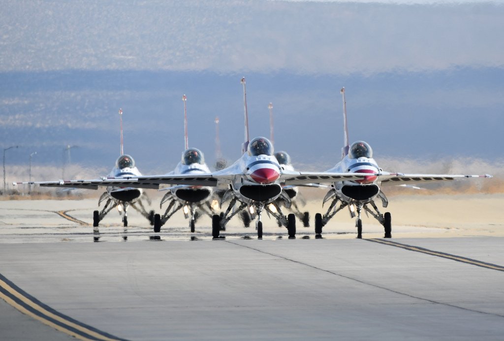 美國空軍雷鳥飛行表演隊、USAF Thunderbirds@