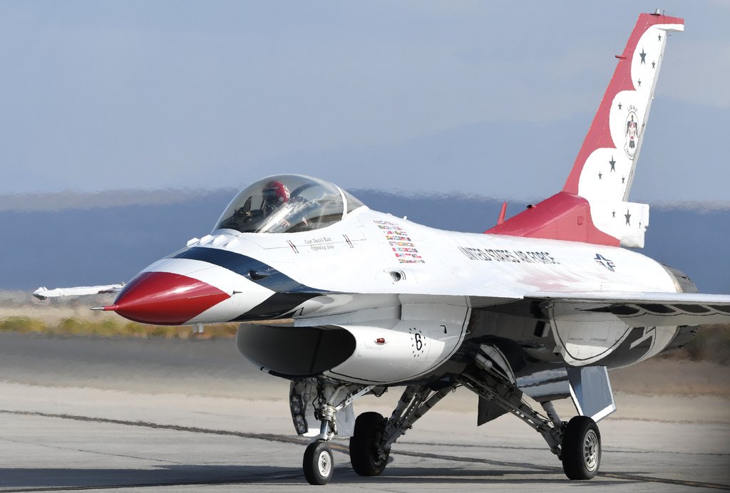 美國空軍雷鳥飛行表演隊、USAF Thunderbirds@