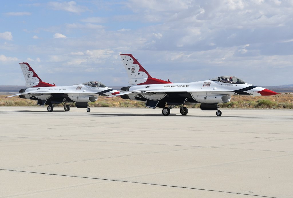 美國空軍雷鳥飛行表演隊、USAF Thunderbirds@