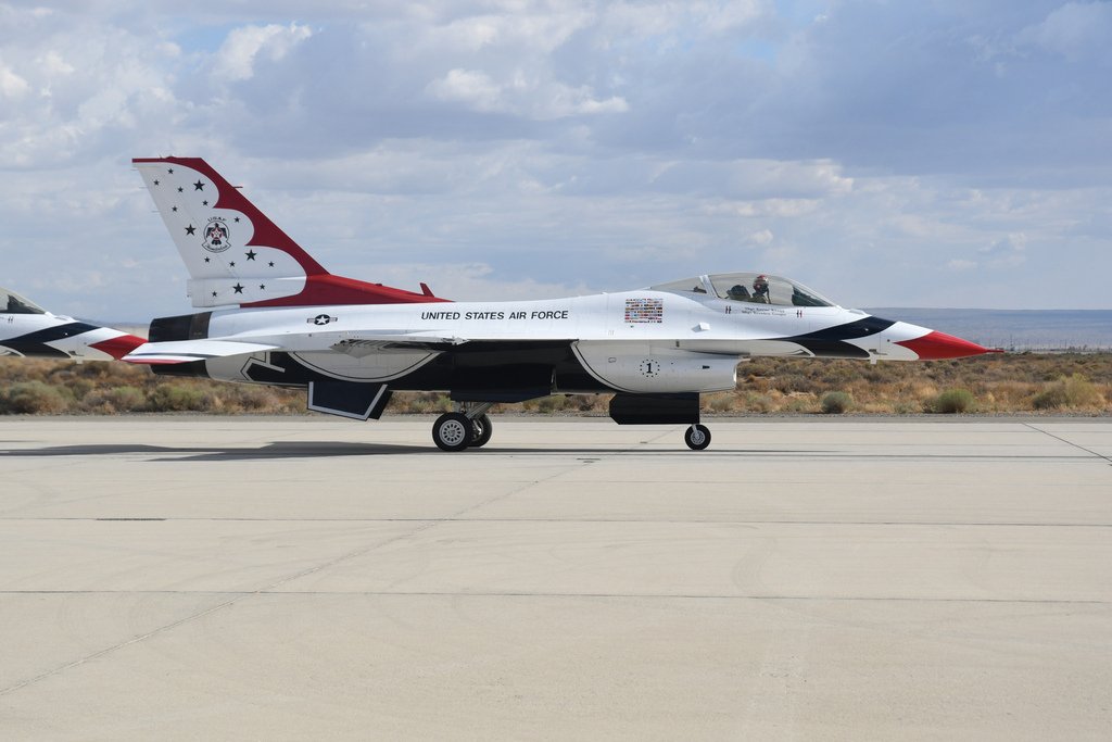 美國空軍雷鳥飛行表演隊、USAF Thunderbirds@