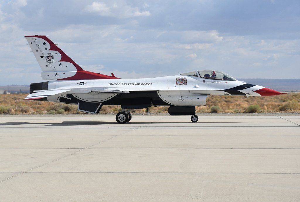 美國空軍雷鳥飛行表演隊、USAF Thunderbirds@