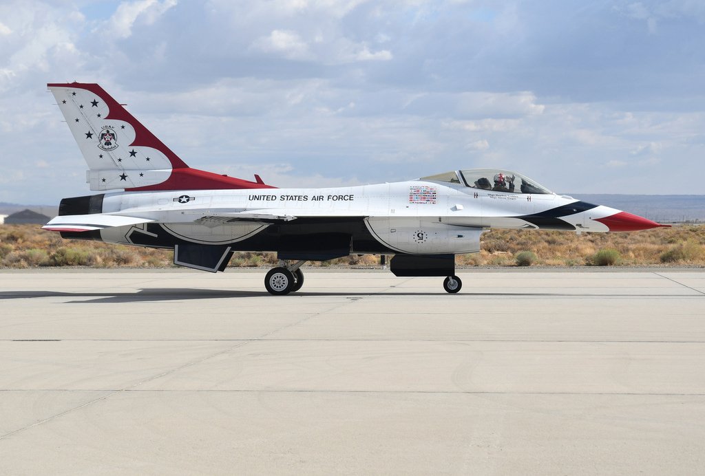 美國空軍雷鳥飛行表演隊、USAF Thunderbirds@