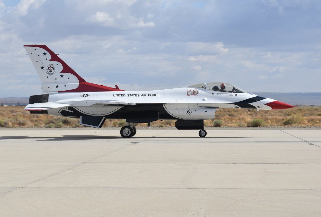 美國空軍雷鳥飛行表演隊、USAF Thunderbirds@