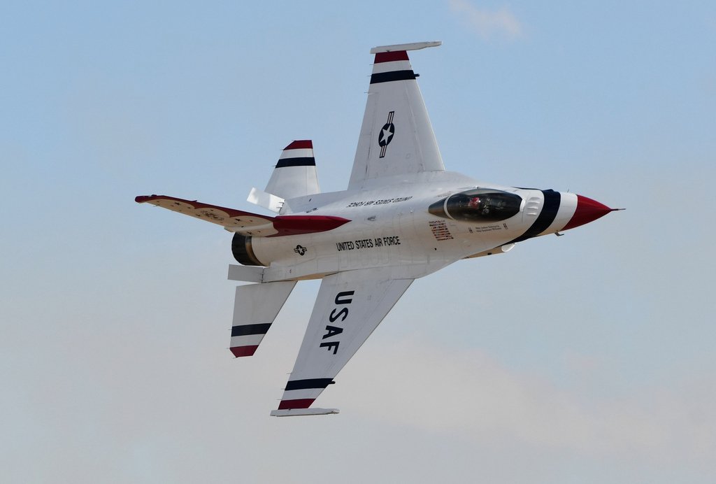 美國空軍雷鳥飛行表演隊、USAF Thunderbirds@