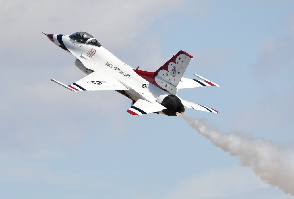 美國空軍雷鳥飛行表演隊、USAF Thunderbirds@