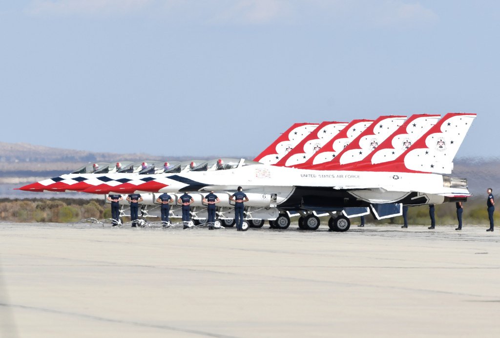 美國空軍雷鳥飛行表演隊、USAF Thunderbirds@