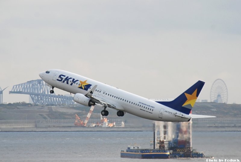 Skymark Airlines B737-8Q8(JA737T)@Haneda_1(2)_20100914.jpg