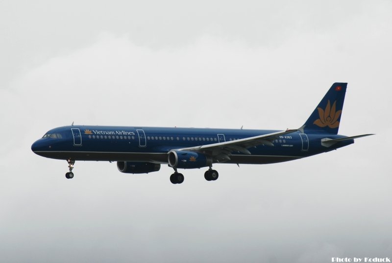 Vietnam Airlines A321-231(VN-A363)@VHHH_1(2)_20100625.jpg