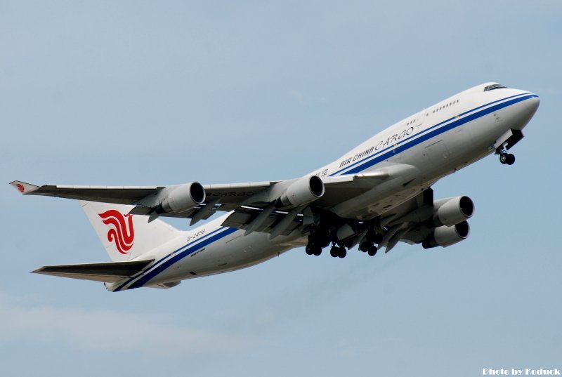 Air China Cargo B747-4J6BDSF(B-2458)@TIA_1(2)_20100707.jpg