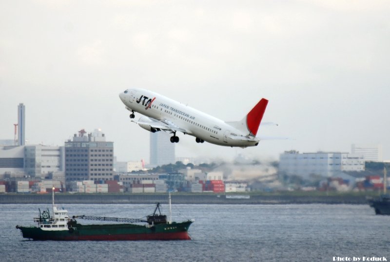 JTA B737-4Q3(JA8526)@Haneda_1(2)_20100914.jpg